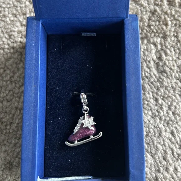 Tiny Swarovski Skate Charm - Picture 2 of 4